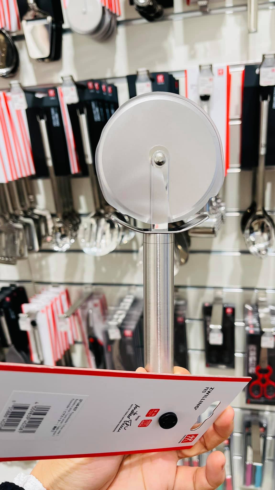 Dao cắt pizza zwilling pro siêu xịn