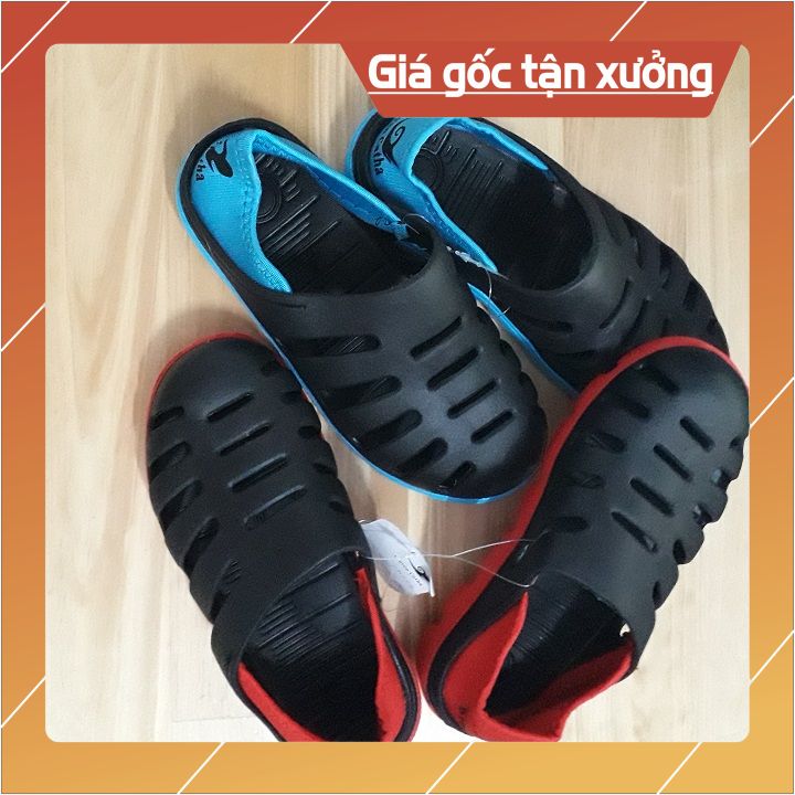 Giay nhua di mua