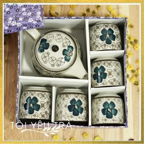Bộ ấm trà hoa văn mang đậm phong cách nhật bản. bộ gồm 1 bình + 6 chén.