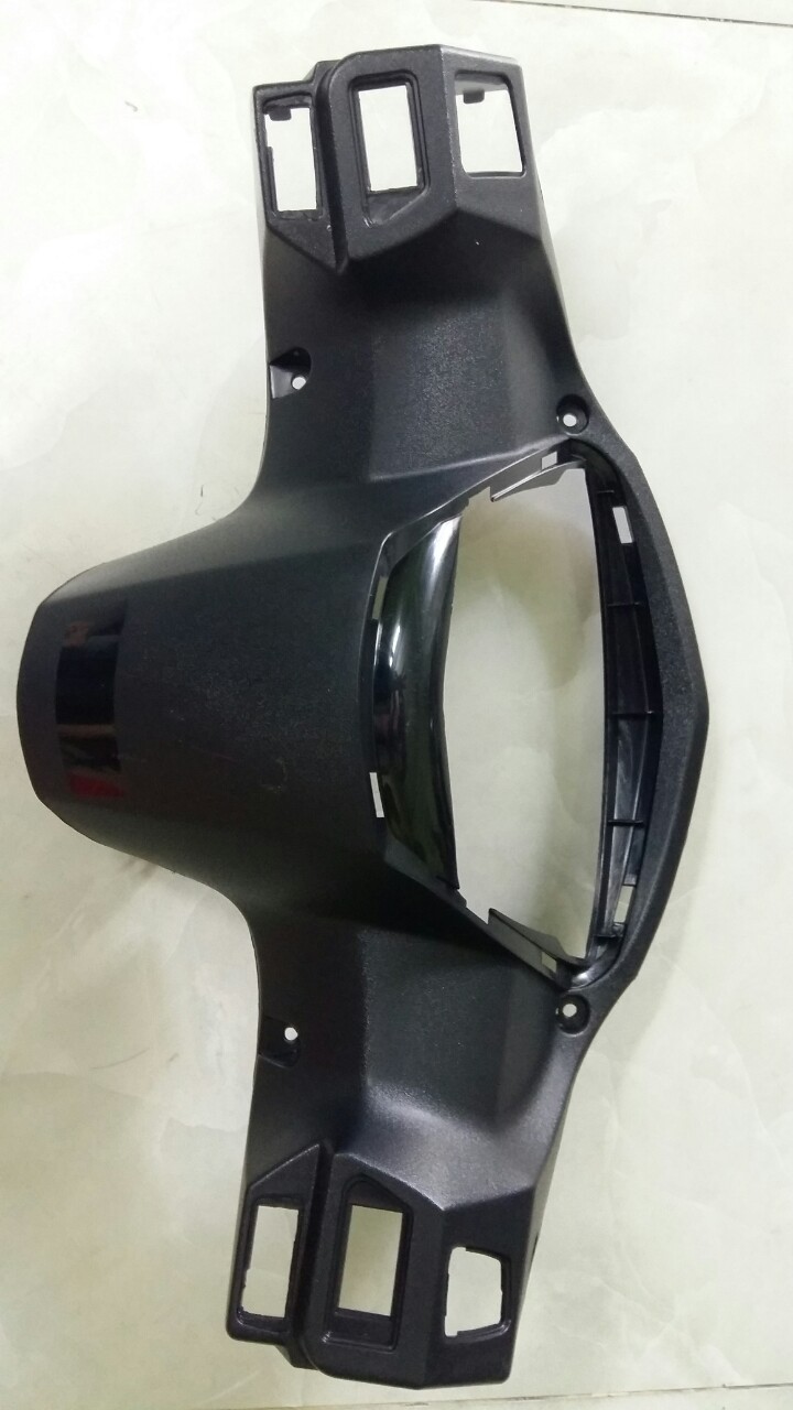 NẮP TAY LÁI SAU XE TAY GA SHAKR SYM