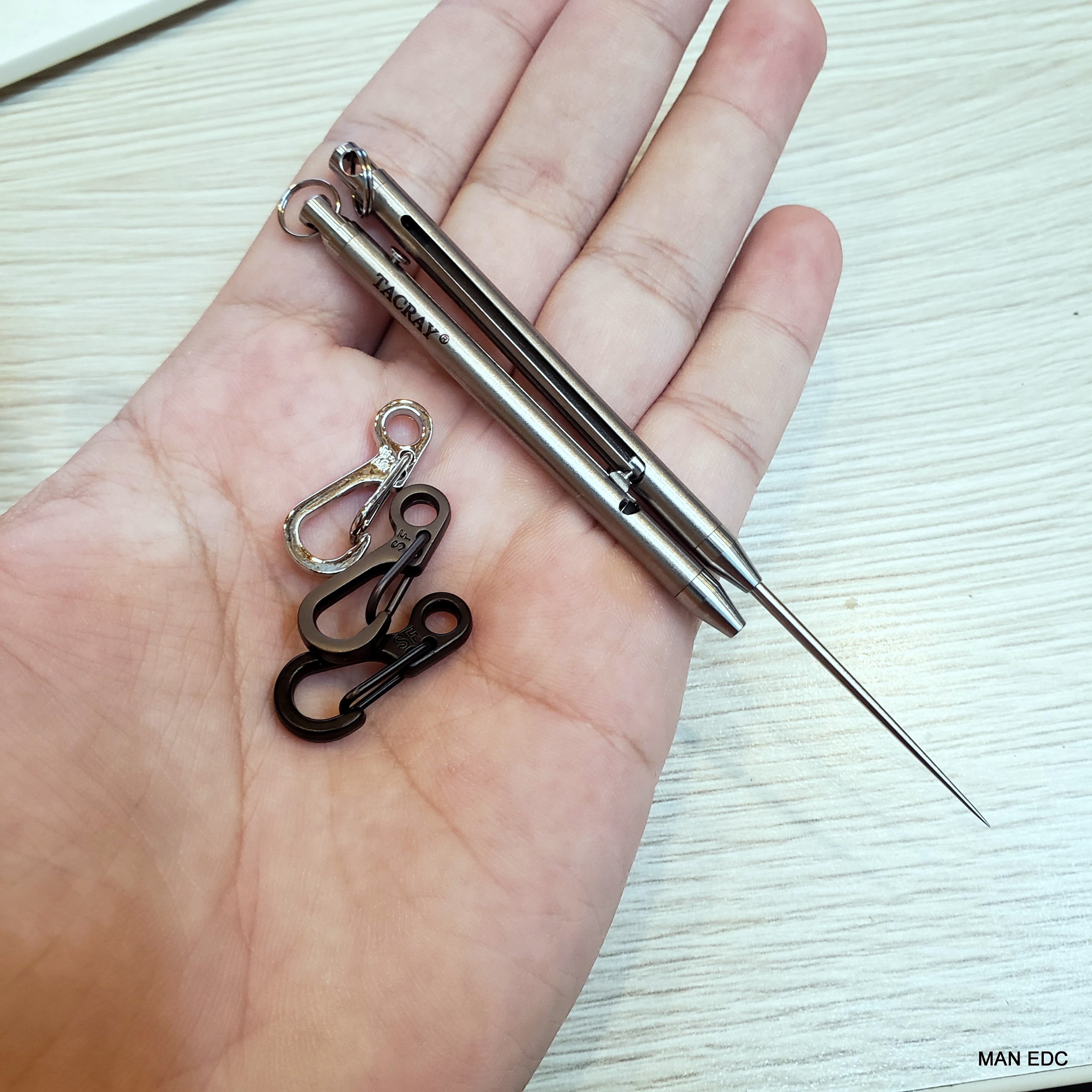 Tăm ống titanium Tacray móc khóa cơ chế bolt