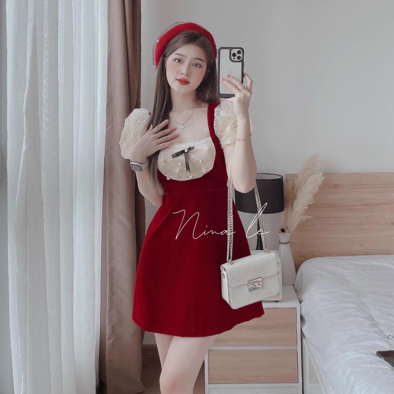 Đầm Nhung cứng Phối Ren Hoa Đính
