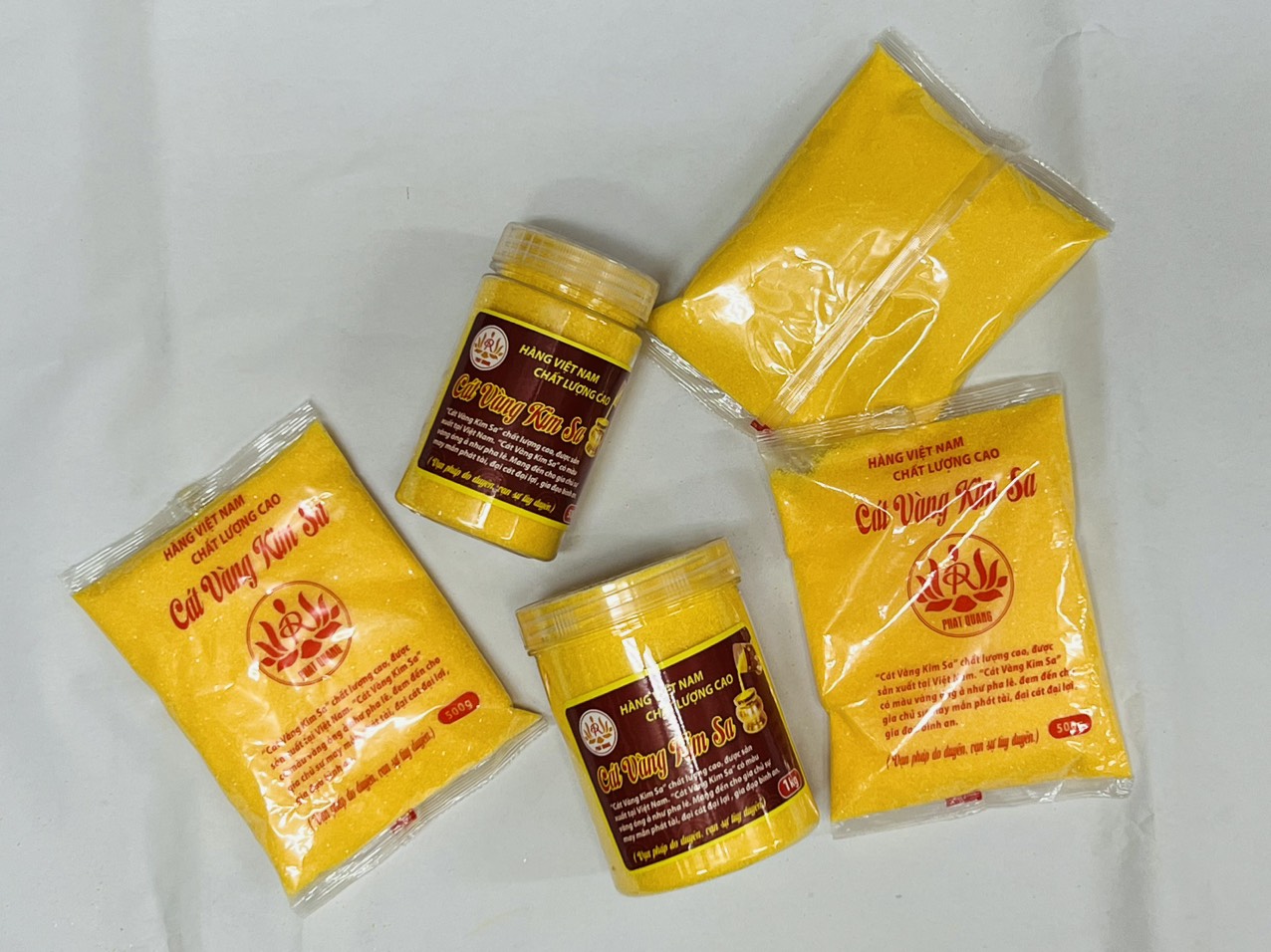 Cát vàng kim sa đặt lư hương