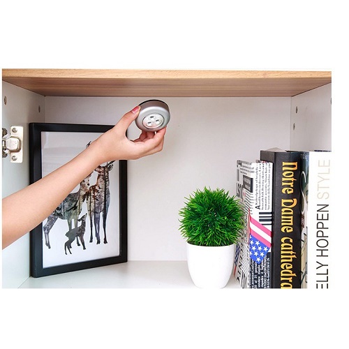 Đèn led dán tường-đơn giản dễ sử dụng
