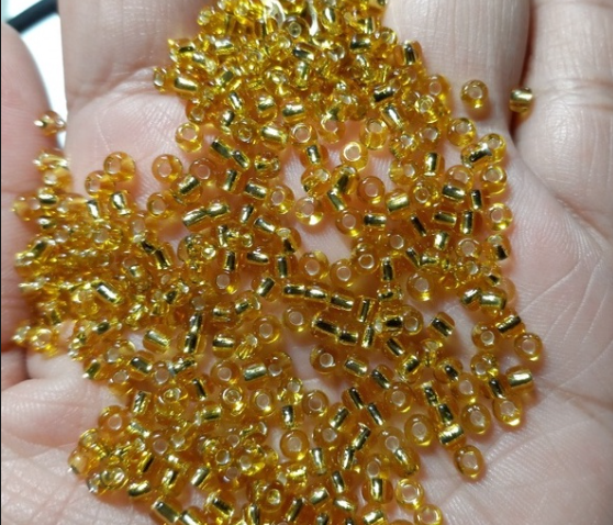 10/25/50gam hạt cườm trung size 2-3-3.6mm màu vàng ánh kim