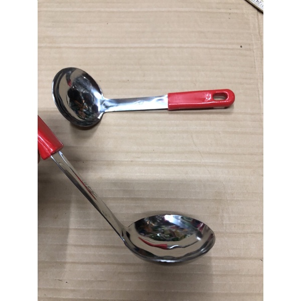 Vá múc canh nhỏ inox cán nhựa đúc 21x6.5cm xịn mui canh nhỏ