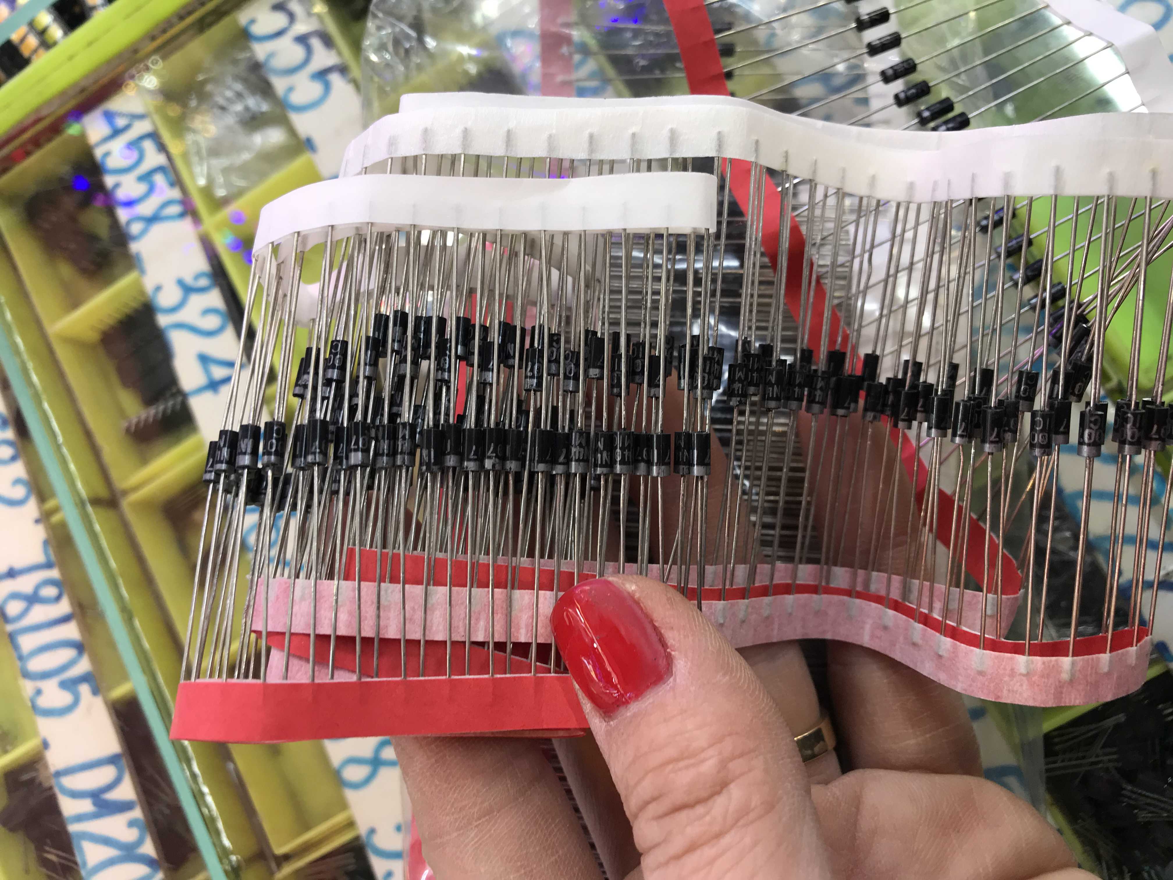 100 con diot 4007 1A - diot4007