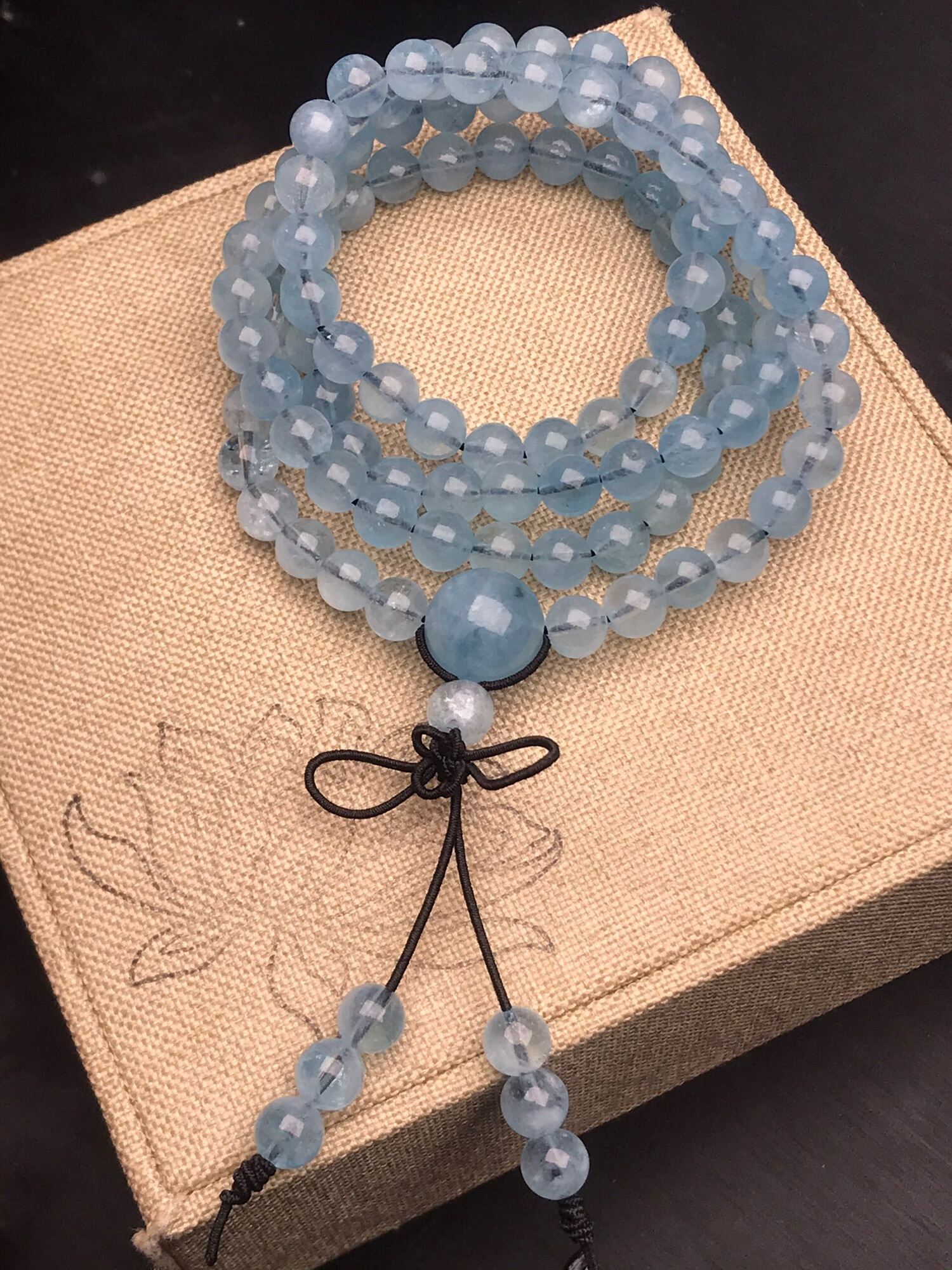 Vòng tay đá aquamarine tự nhiên 5.5~6 mm 108 hạt