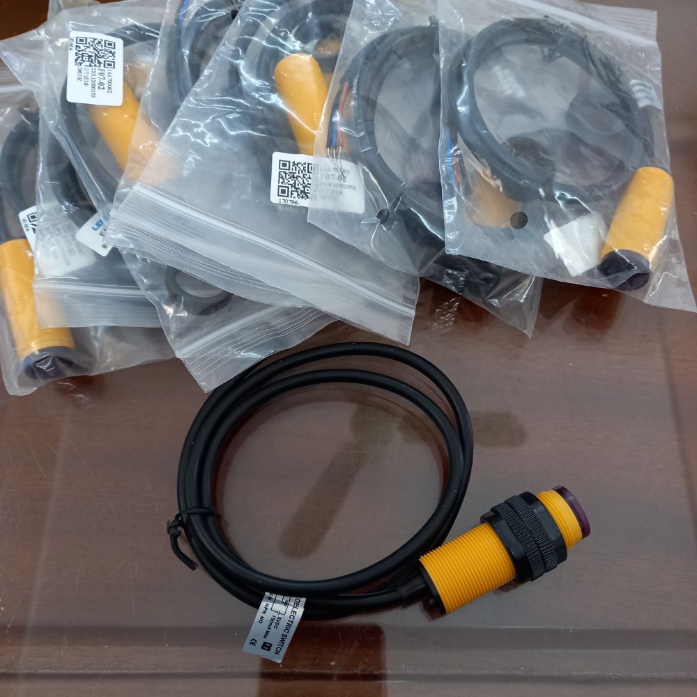 Cảm biến hồng ngoại quang điện E18-D80NK