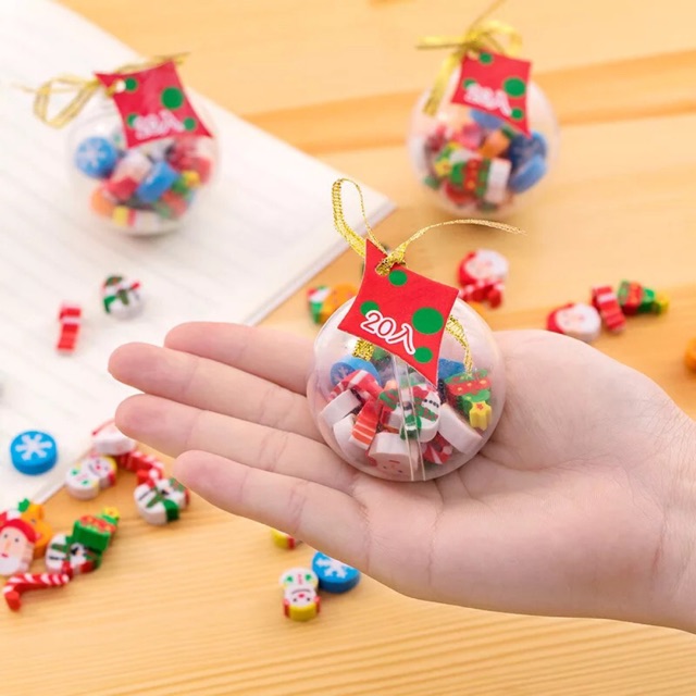Quà tặng giáng sinh quả cầu 20 viên tẩy hình giáng sinh