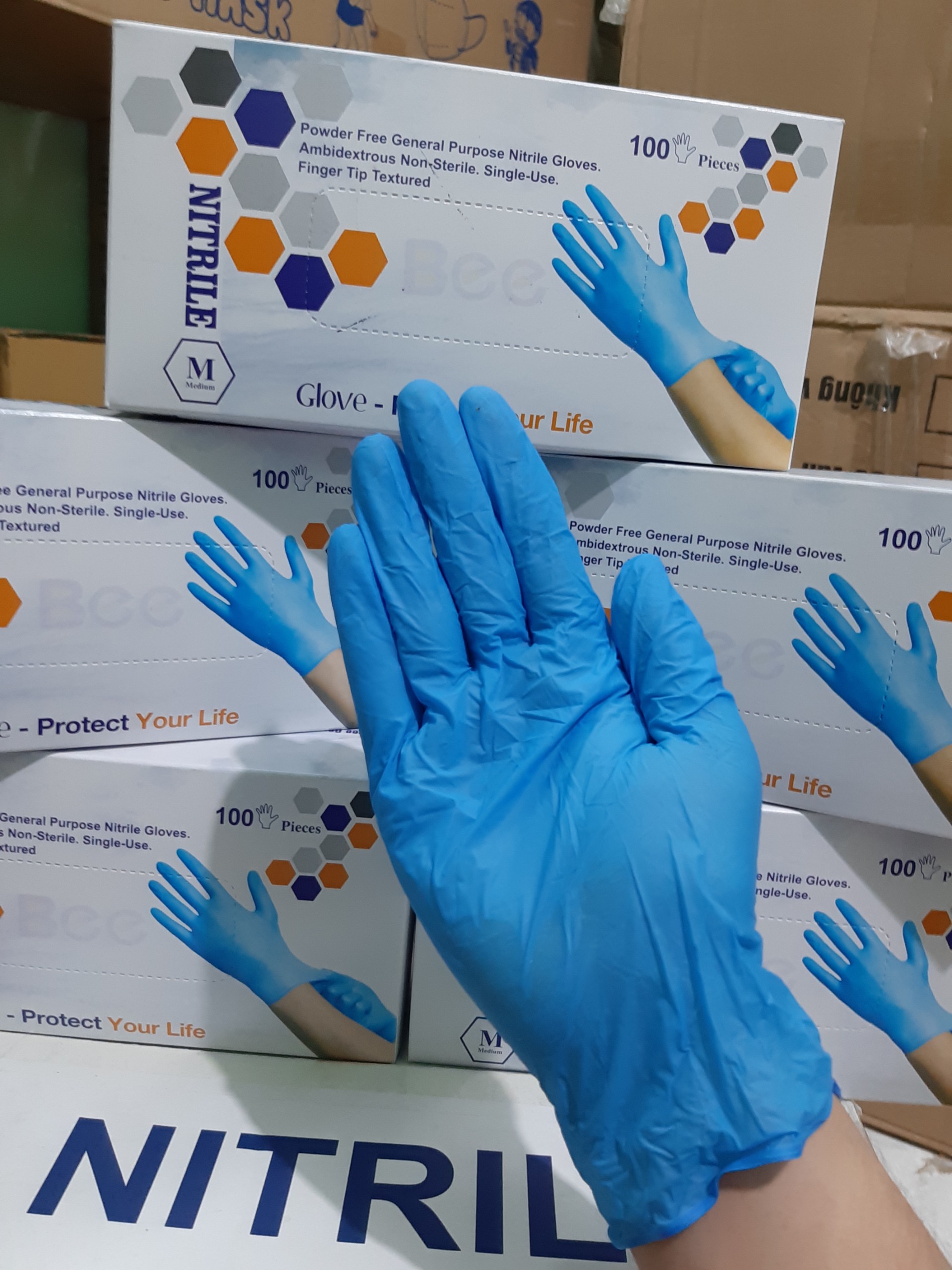 Hộp 50 đôi(100 chiếc) Găng tay cao su nhân tạo NITRILE không bột BEE GLOVE, chính hãng Màu Blue 4.0gr-Size S,M,L