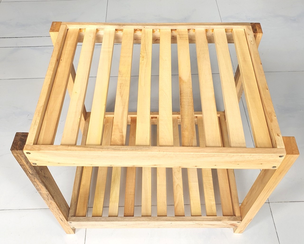 Kệ gỗ trang trí