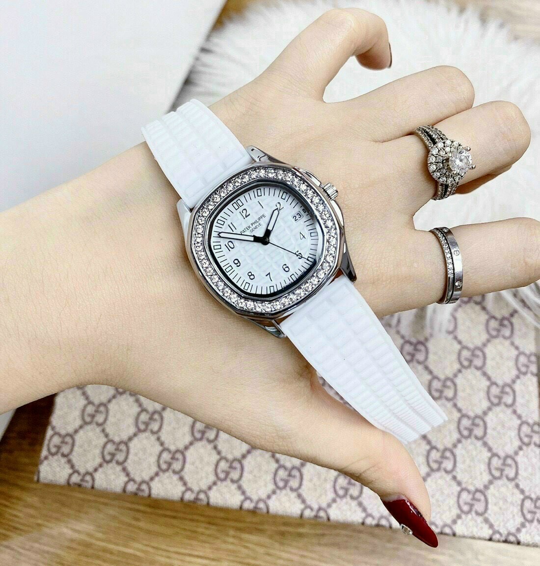 Đồng Hồ Nữ Patek Philippe Aquanaut Diamond - Case 35mm