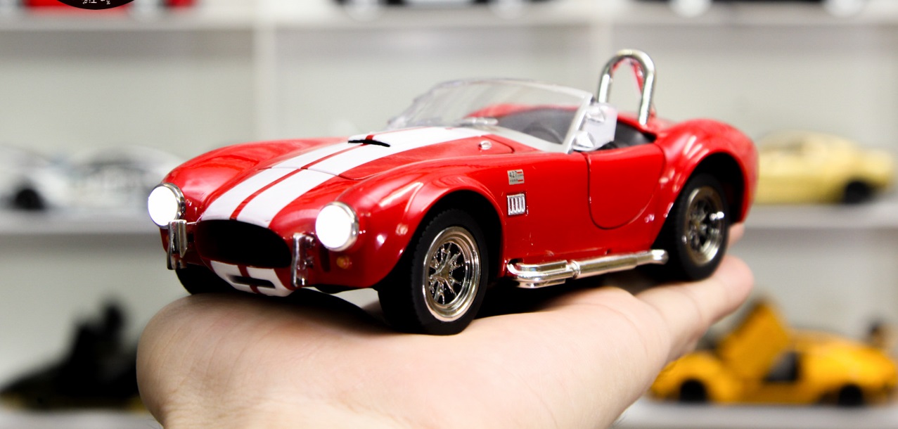 Xe mô hình ford shelby corba 1:32