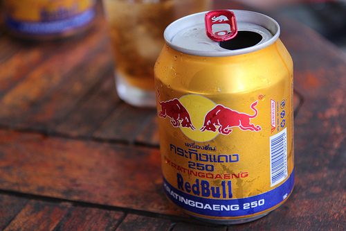 Lốc 6 lon Nước Tăng Lực Red Bull (Bò Húc) Thái Lan 250ml