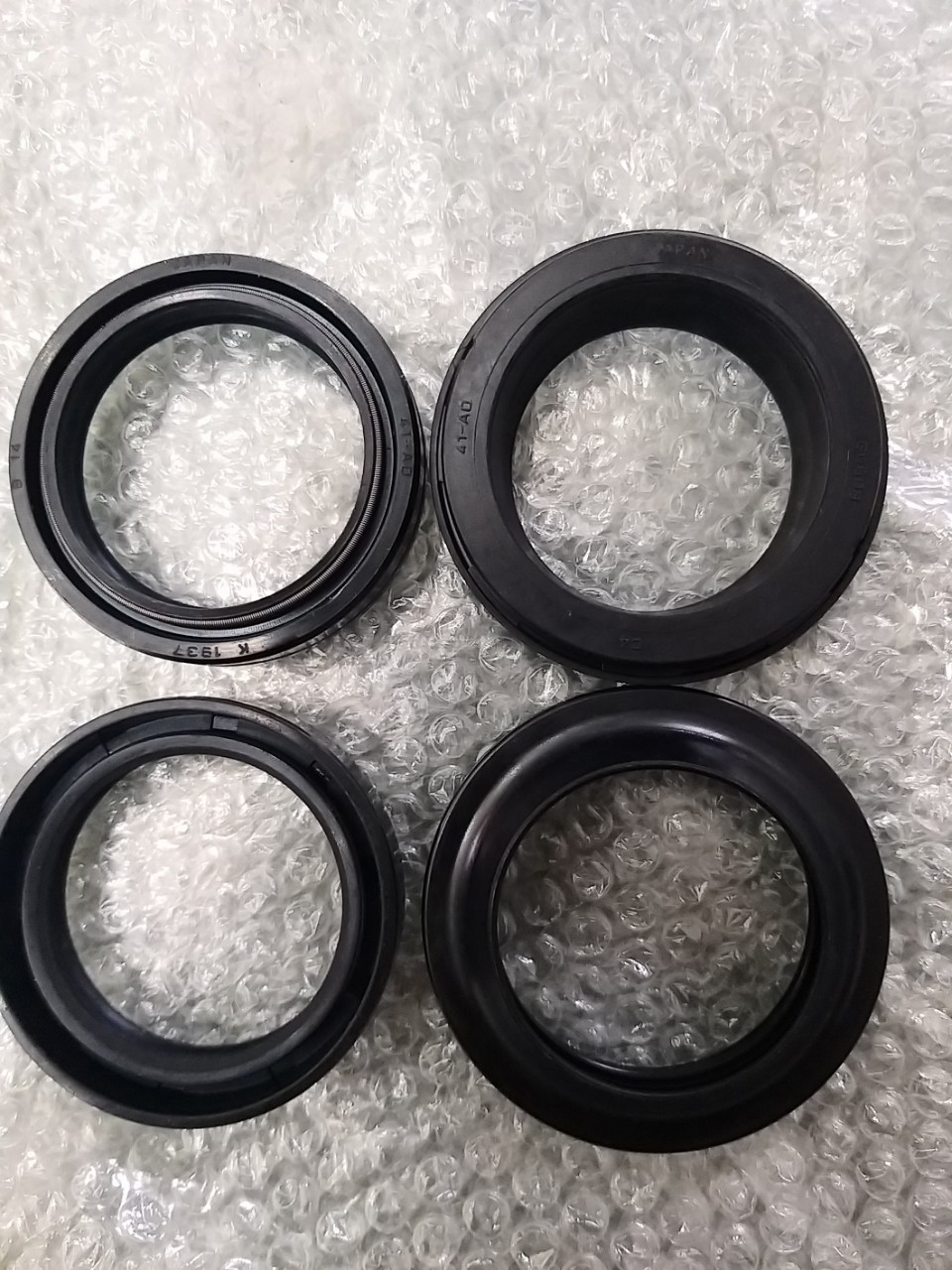 Phốt Phuộc loại tốt 41x54 cho tất cả các dòng xe CB400 92-98 VTEC 1-4 thế hệ CBR400 23/29 CB-1 Hornet 250 VFR400 30 Magna 250, Z800, Z1000, VTR250, FZ250 ....  ( 4 cái) tốt