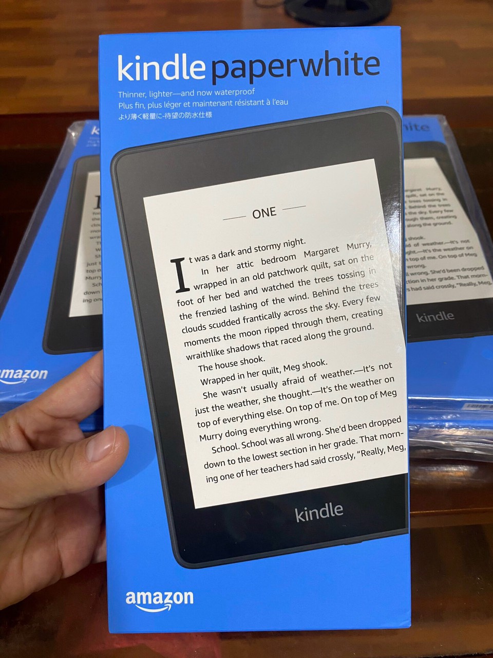  MÁY ĐỌC SÁCH KINDLE PAPERWHITE 4 + Tặng bao da và kho sách 