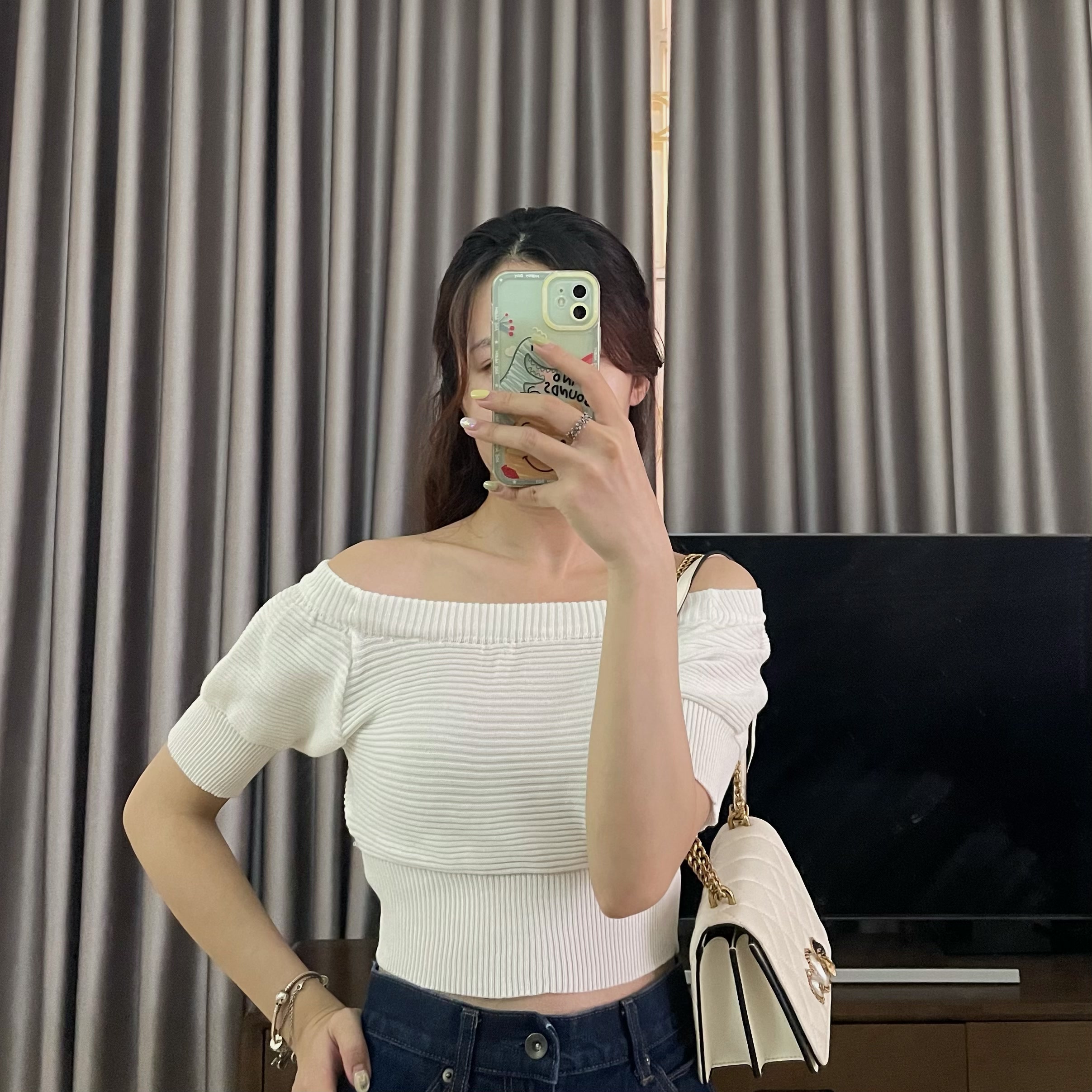 Áo croptop len trắng lacie. áo len nữ tay ngắn t02