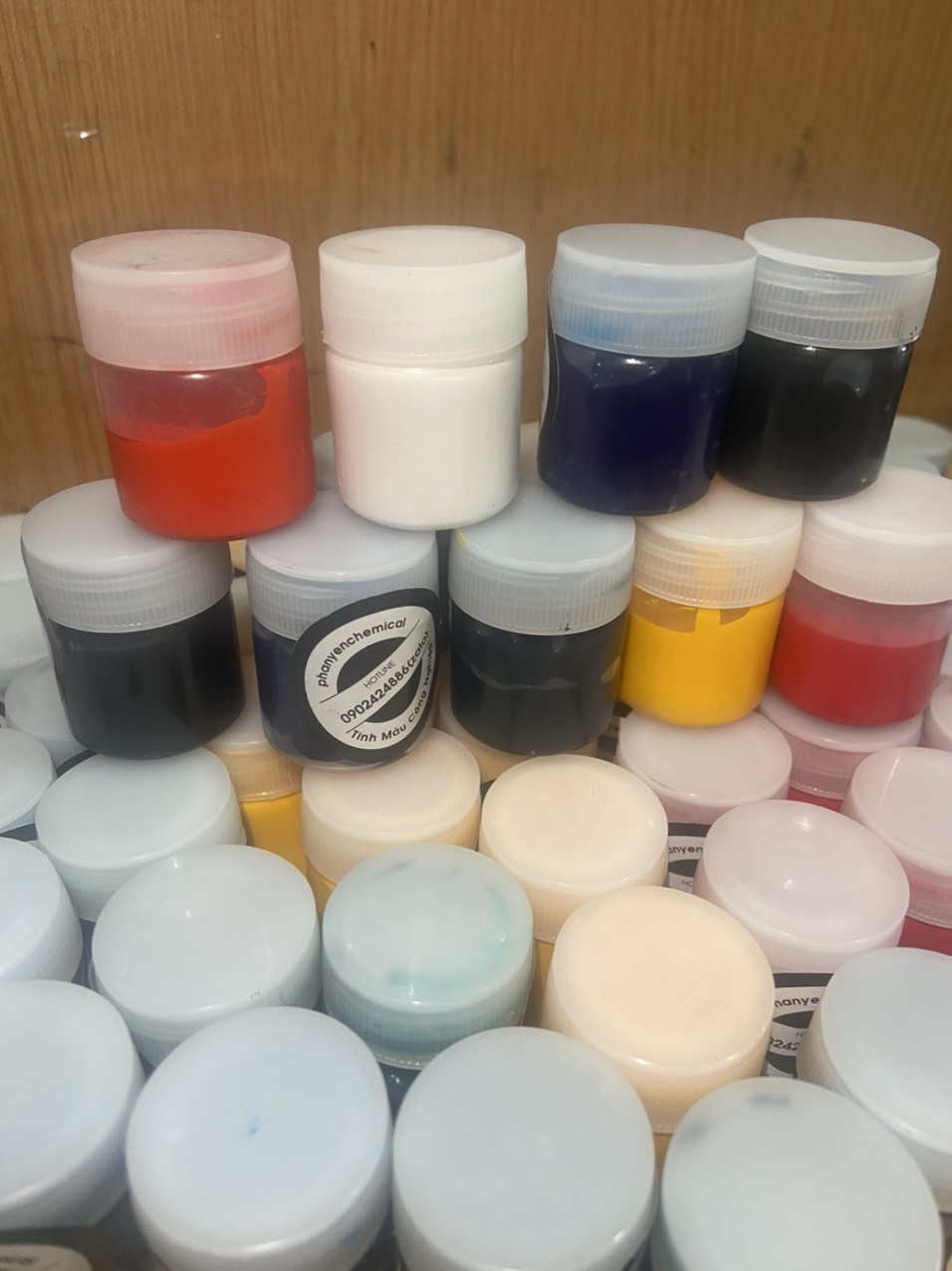 Tinh màu pha nhựa Poly,Epoxy,Silicon