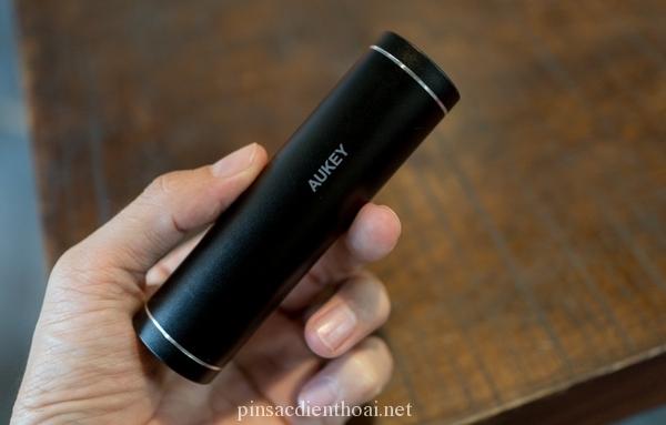 Pin sạc dự phòng aukey pb t12 5000mah, quick charge 3.0