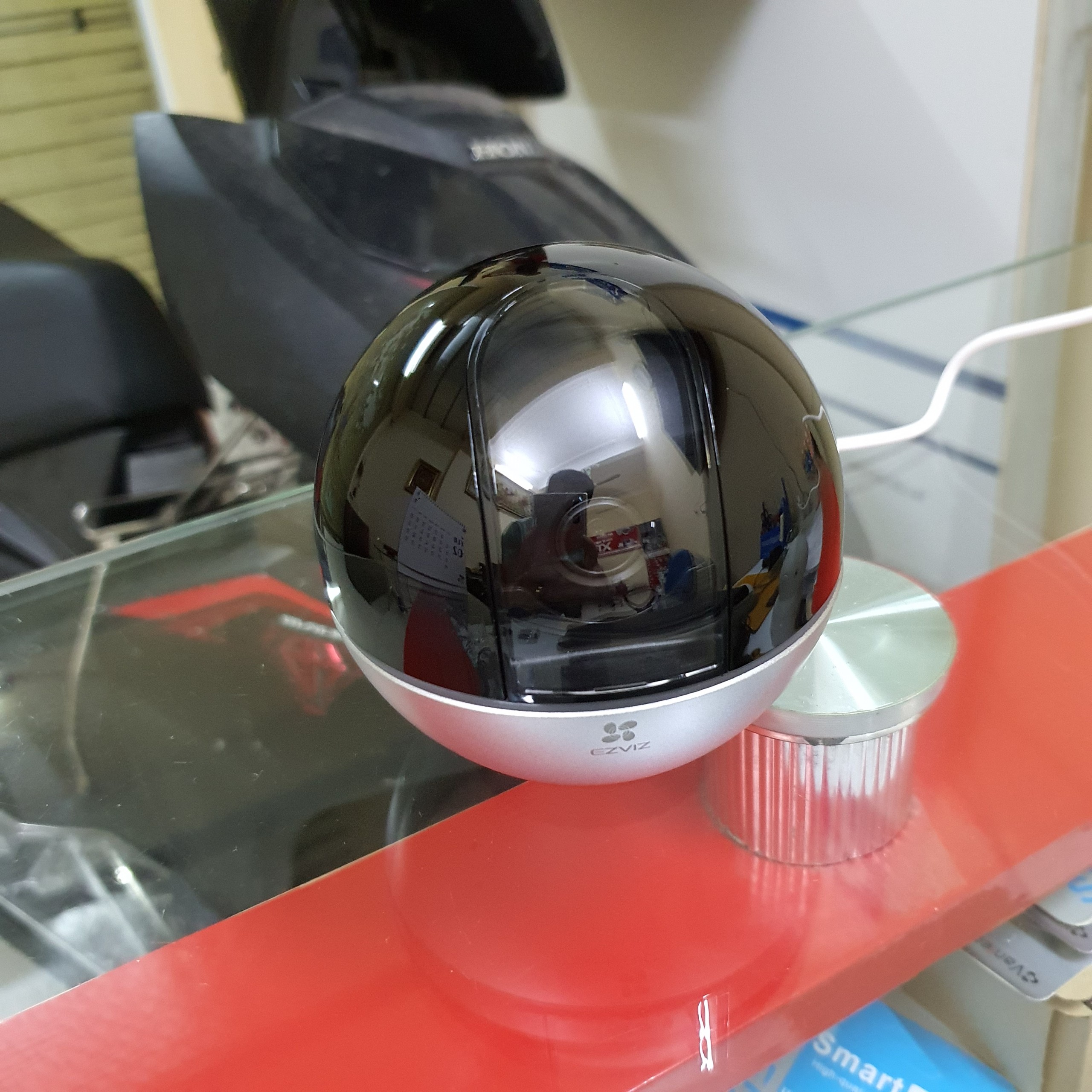 Camera Wifi EZVIZ C6W 4MP quay quét 360 độ (Chuẩn nén H.265, nhận diện người, đàm thoại 2 chiều, hồng ngoại 10m)