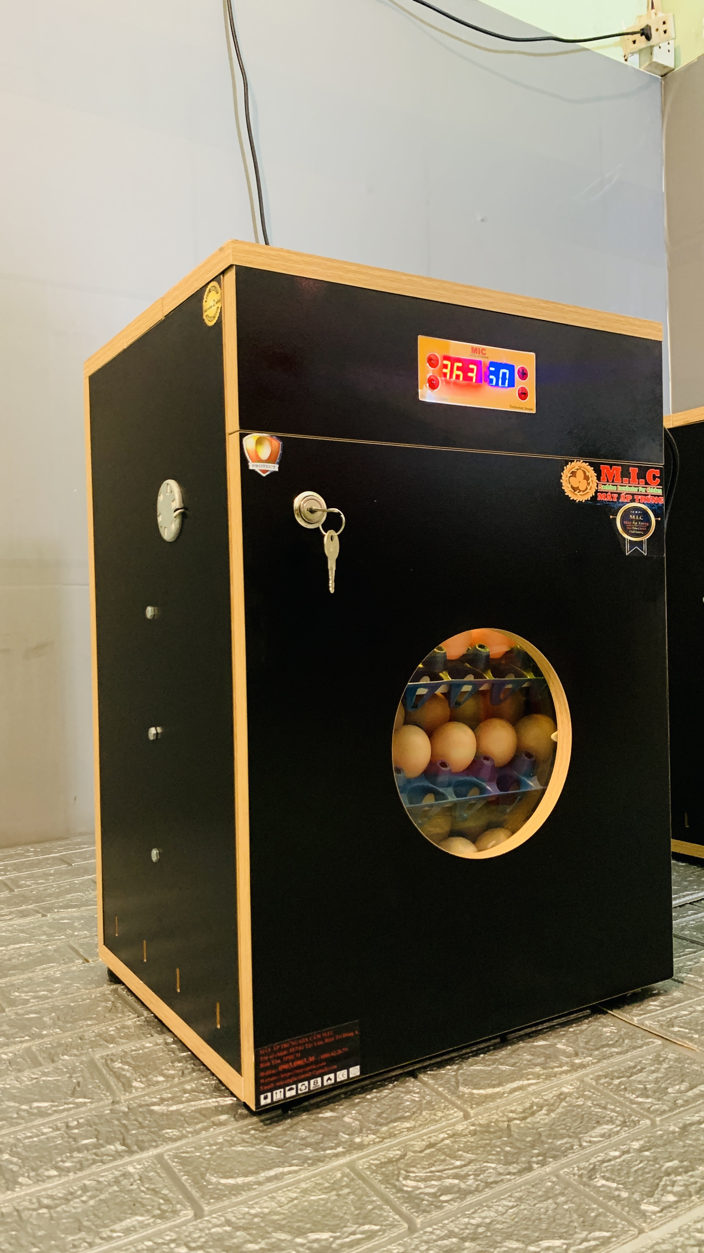 Máy ấp trứng 90 quả bản mặc định đảo tự động