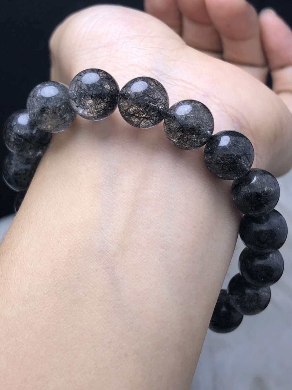 Vòng tay thạch anh tóc đen 11.8 li, size nam, hàng VIP, ảnh thực tế - xưởng buôn đá phong thủy Huỳnh Đào