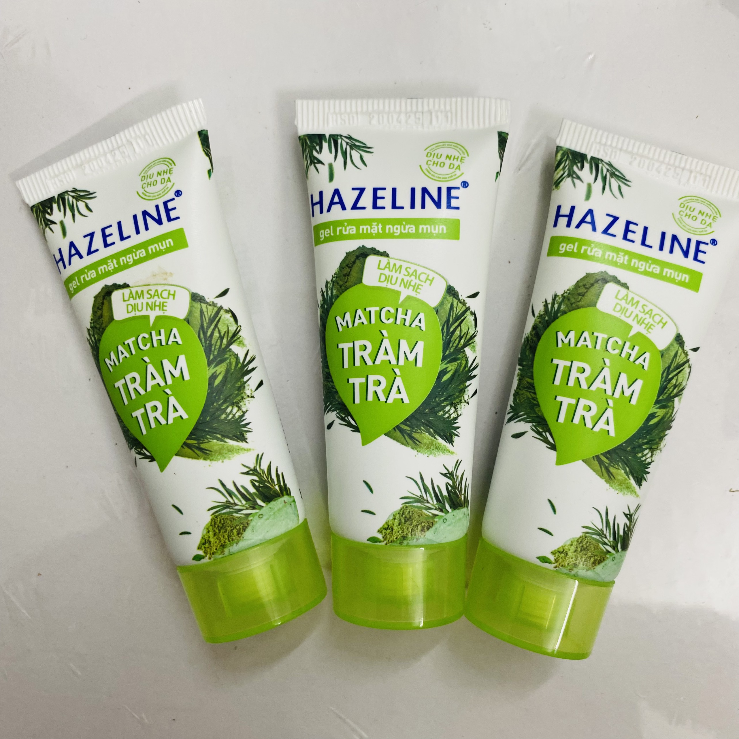 Combo 3 tuýp sữa rửa mặt Hazeline Matcha tràm trà 15g/tuýp