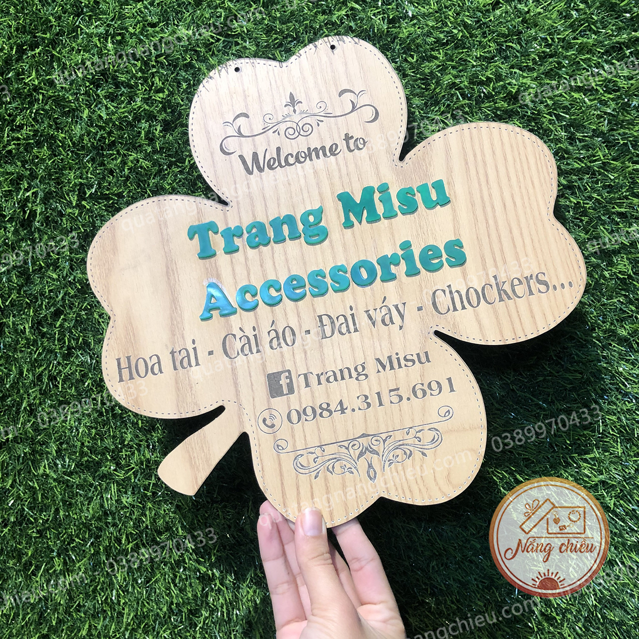 Bảng hiệu khắc chữ nổi hình cỏ 4 lá may mắn- bảng hiệu tên shop - giá hạt dẻ, chất lượng sản phẩm đảm bảo và cam kết hàng đúng như mô tả
