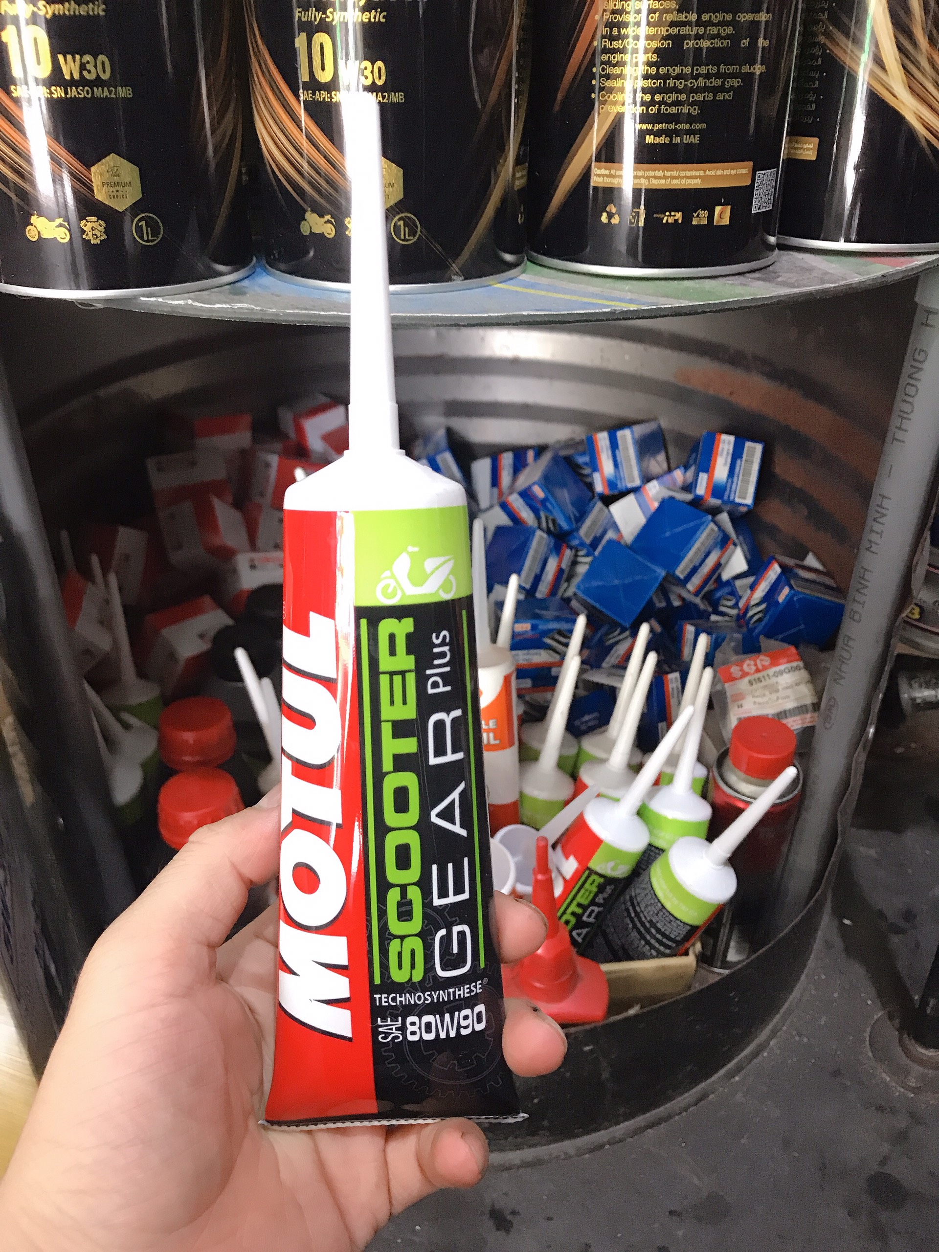 Nhớt hộp số ( láp ) Motul Scooter Gear Plus 80W90