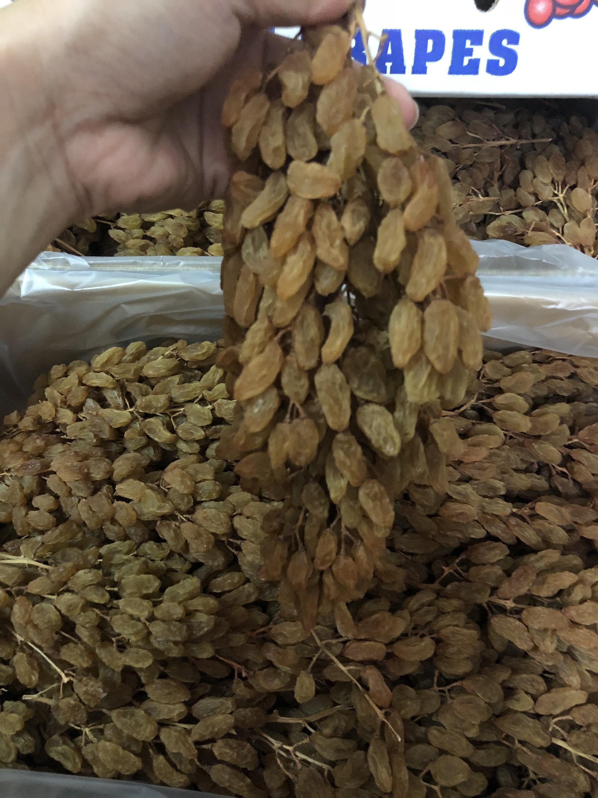 Nho khô nguyên cành thompson úc 500gr