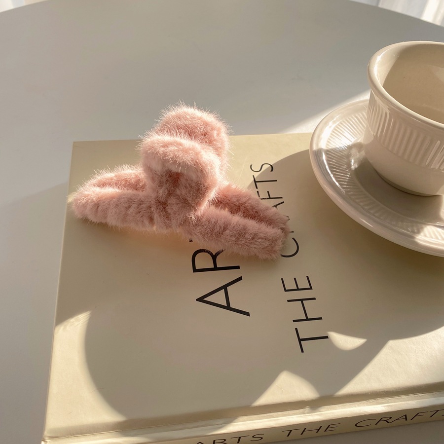 🌟 Clip tóc cá mập kẹp sau gáy Plush kẹp tóc cô gái Hàn Quốc tóc kẹp tóc mùa thu đông mềm mại lông FAVOURIE