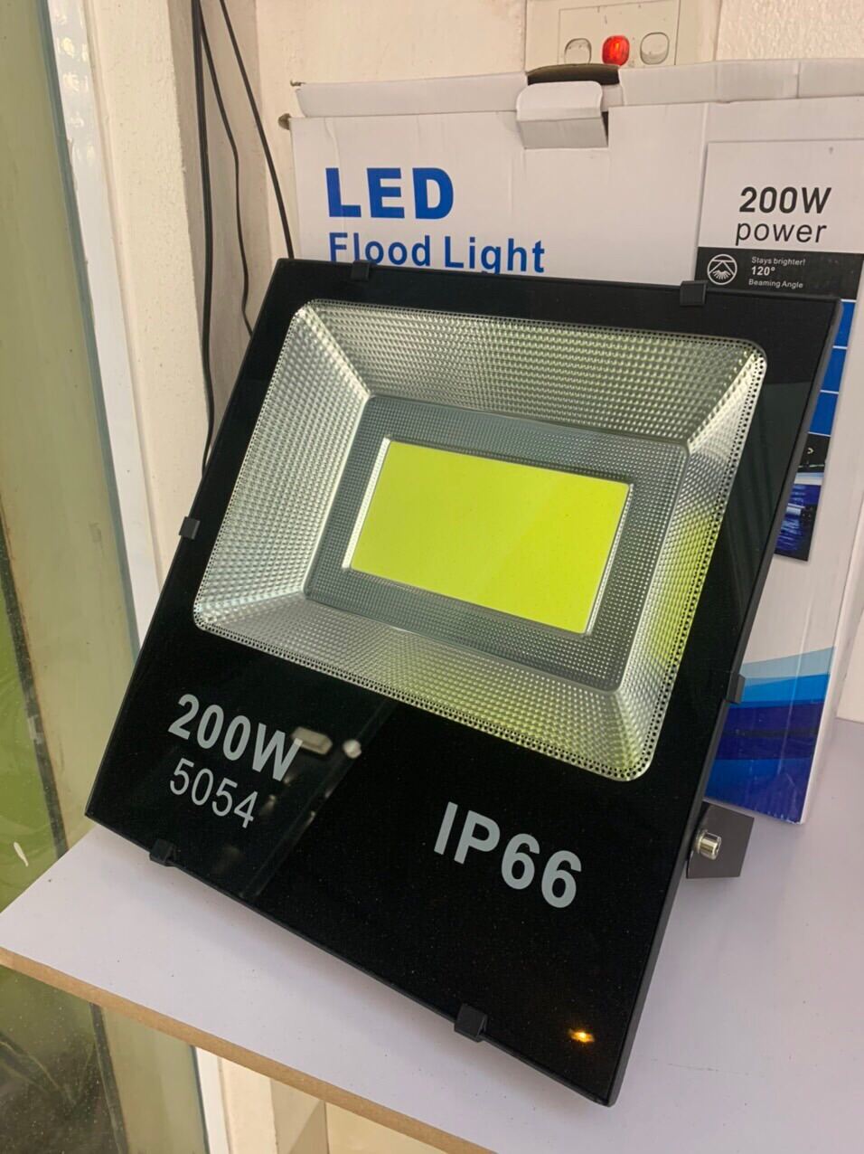 Đèn pha led 200w cao cấp ngoài trời