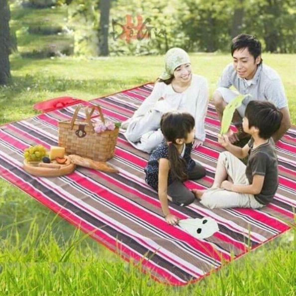 Thảm trải dã ngoại picnic du lịch đi phượt, thảm trải sàn ngủ văn phòng gấp gọn đa năng không tấm nước, kích thước 180cm x 150cm