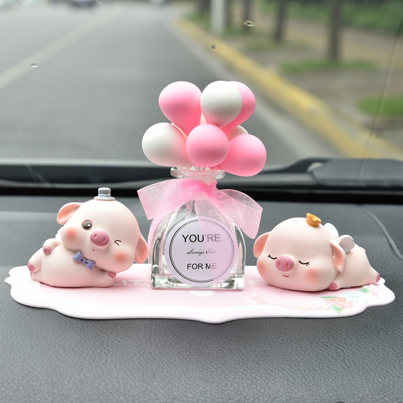 Decor bộ heo, lợn gia đình trang trí taplo ô tô vô cùng đáng yêu , phụ kiện xe hơi sáng tạo, hoặc để bàn làm việc có tặng kèm sáp thơm