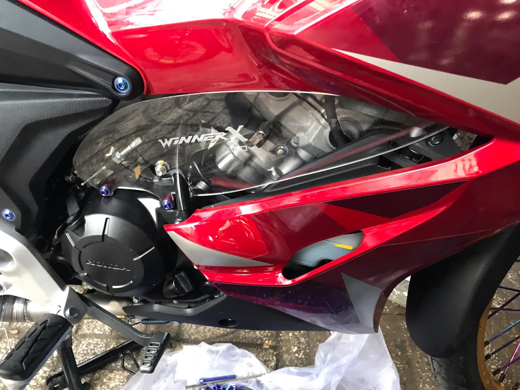 Ốp sườn máy Winner X trong suốt