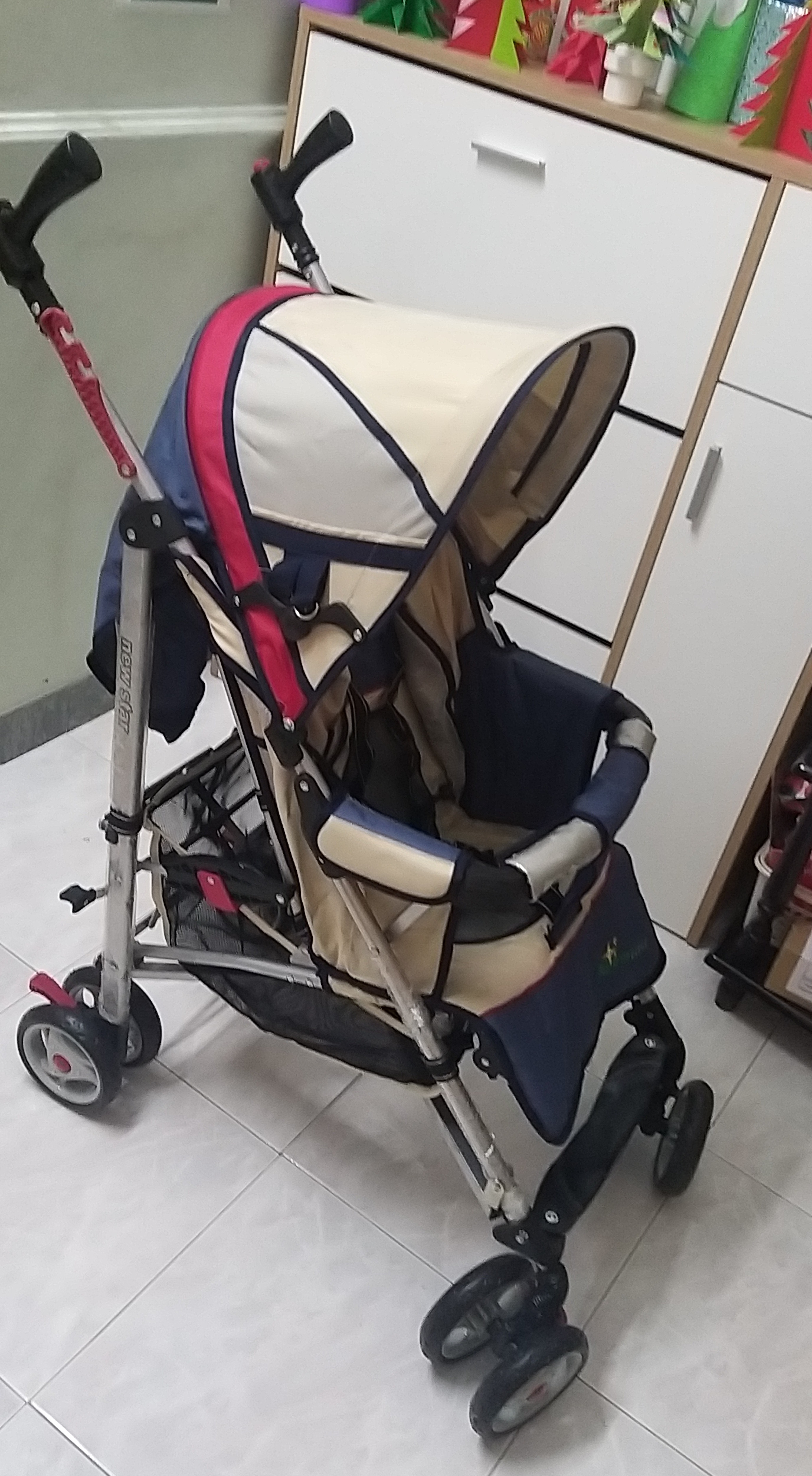 Xe đẩy trẻ em n1188f