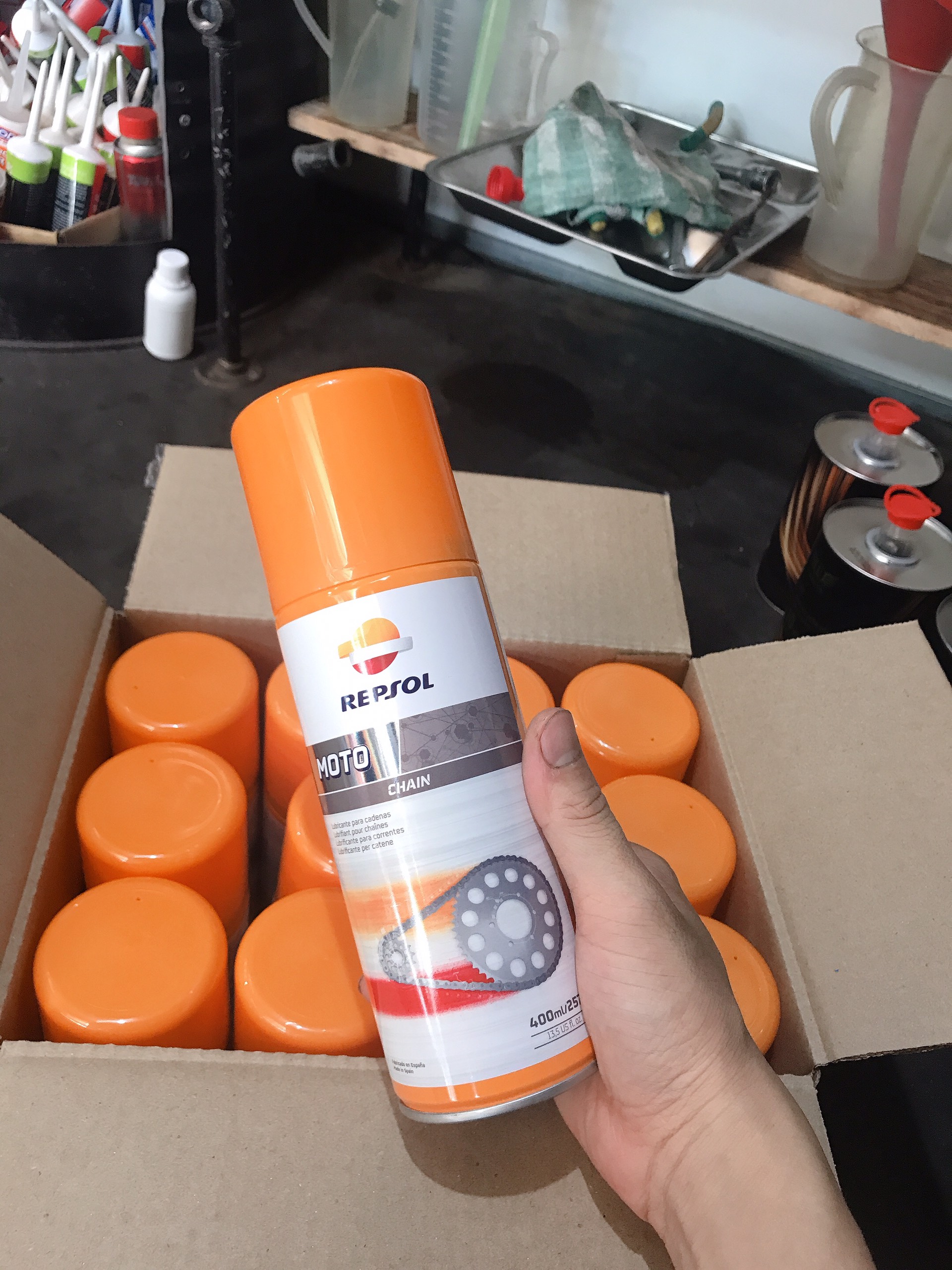 [HCM]Xịt dưỡng sên bôi trơn sên xích xe máy Repsol chain 400ml