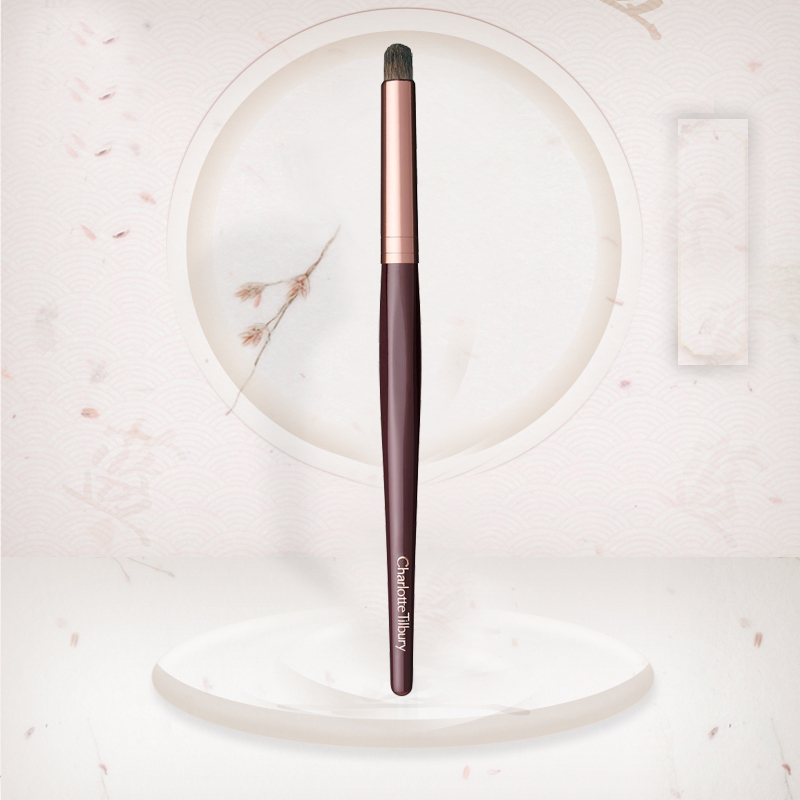 Cọ Đánh Hốc Mắt Charlotte Tilbury Eye Smudger