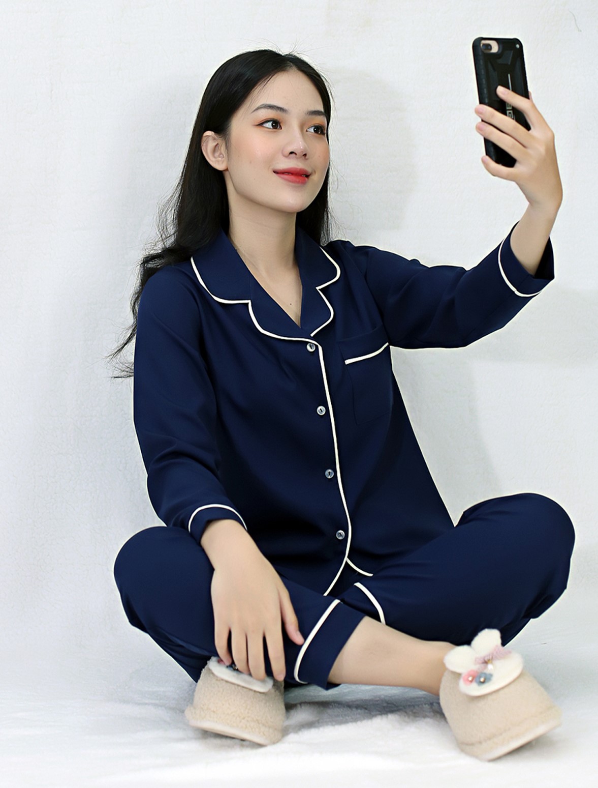 Bộ đồ bộ pijama màu xanh đen tay dài quần dài lụa pháp - thoải mái nhẹ nhàng