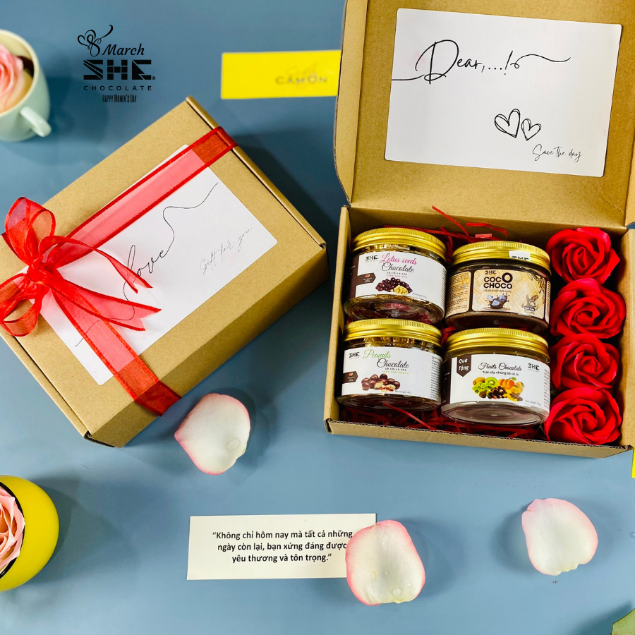 Hộp quà love chocolate - she chocolate. socola, hoa sáp, thiệp love quà tặng người yêu, ngày 14/2 ngày 8/3