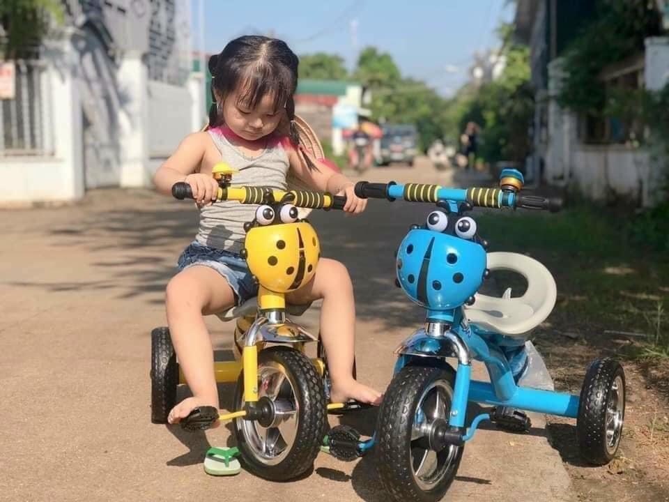 Xe đạp trẻ em, xe đạp 3 bánh con bọ có bình nước dành cho bé từ khoảng 2