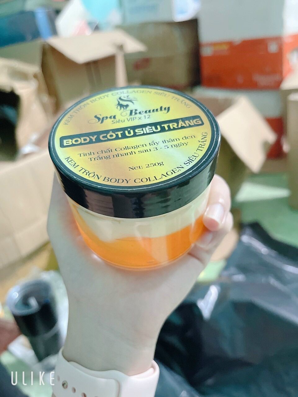 Kem body cốt siêu trắng 2 tầng