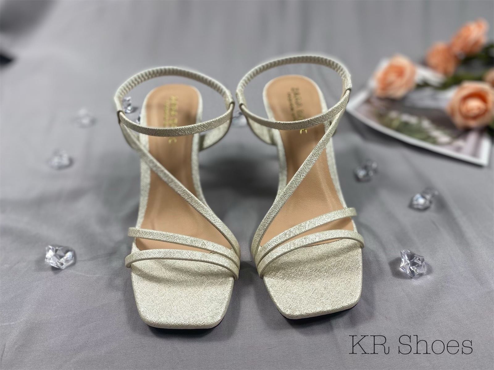 Giày sandal nữ thời trang gót vuông 5cm da xước kim tuyến