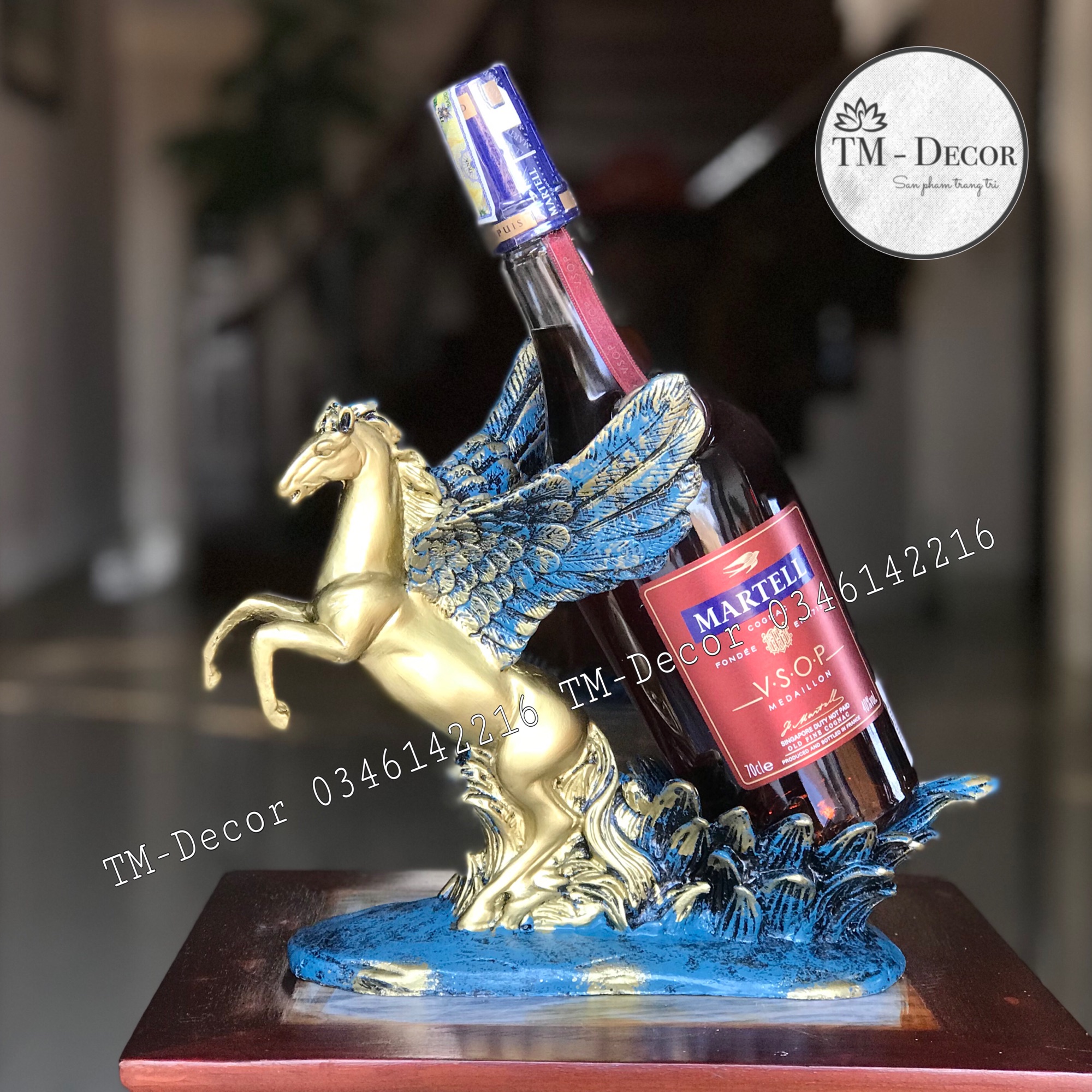Kệ rượu vang ngựa có cánh thần mã