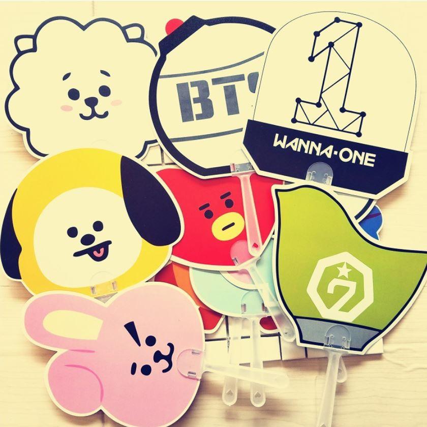 [HCM]Quạt cầm tay PVC lightstick BTS Wanna one GOT7 BTS in 2 mặt