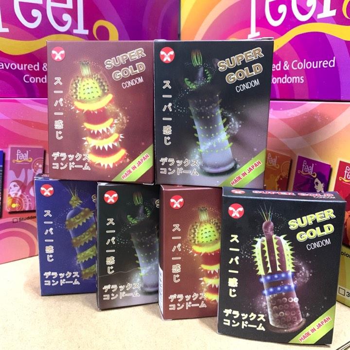 BỘ 6 BAO CAO SU SUPER GOLD CÁC LOẠI (PHẦN ĐẦU, THÂN CÓ NHIỀU BI, RÂU, GAI BẰNG SILICON MỀM MẠI) -2CÁI/HỘP