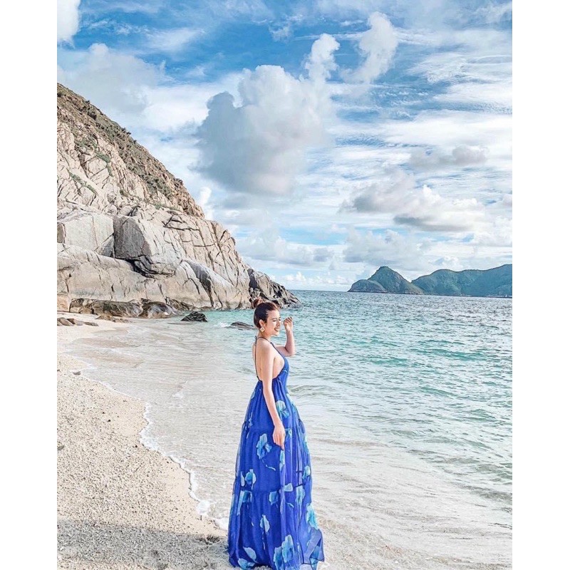 Đầm maxi hoa màu cổ yếm