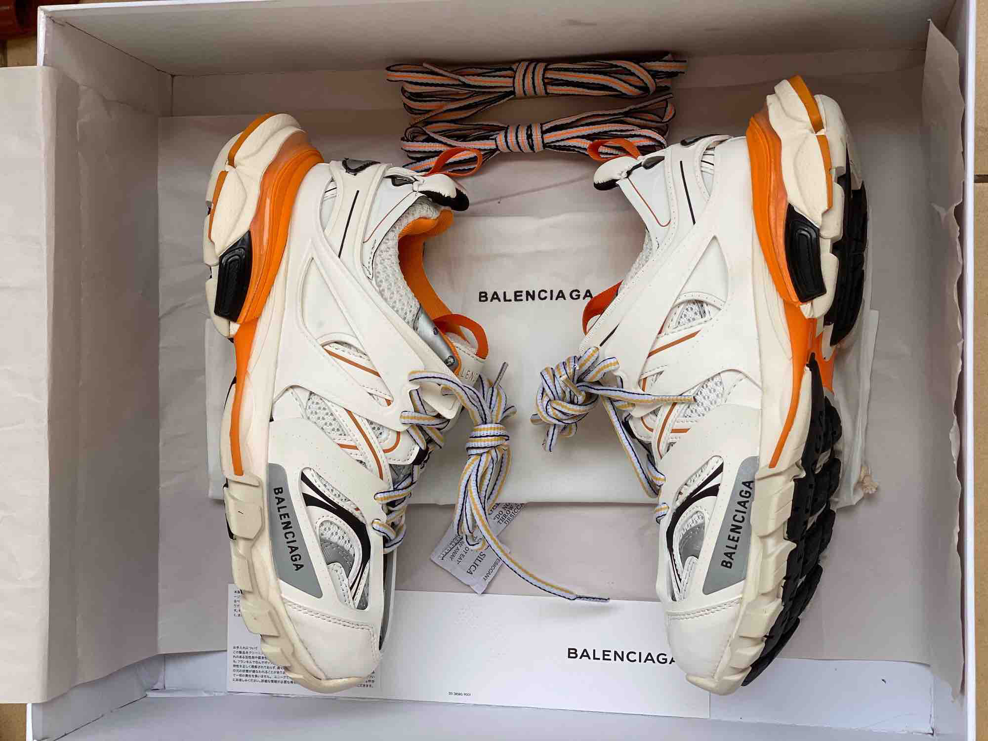 Giày balencia.ga sneakers