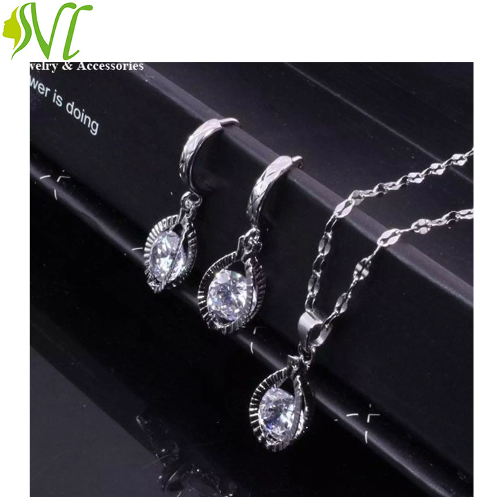 Bộ trang sức inox cao cấp  đính đá  hàng đẹp hơn hình ( 7 ngày đổi trả nếu không đúng hình)